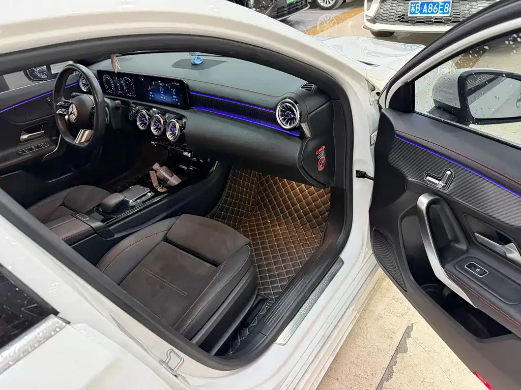 Mercedes-Benz A-Class 2023 — фото 9