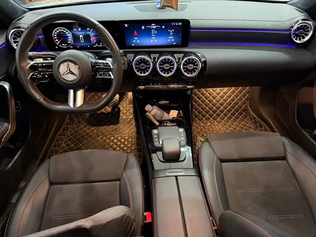 Mercedes-Benz A-Class 2023 — фото 8