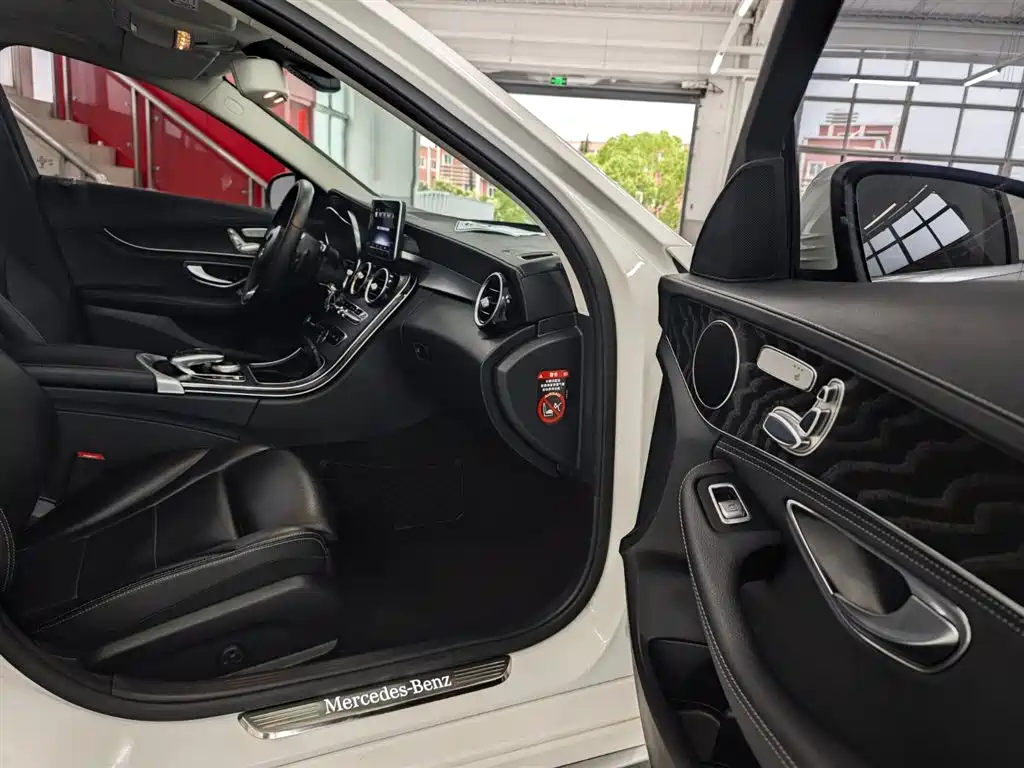 Mercedes-Benz C-Class 2018 — фото 20