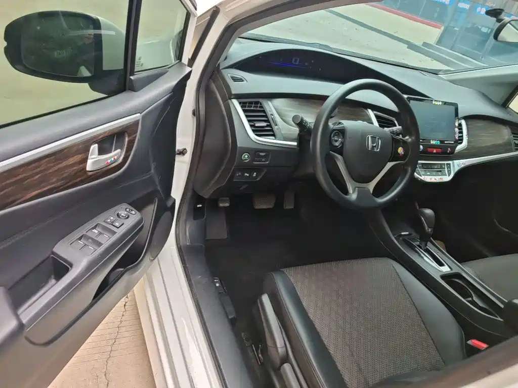 Honda Jade 2019 — фото 12