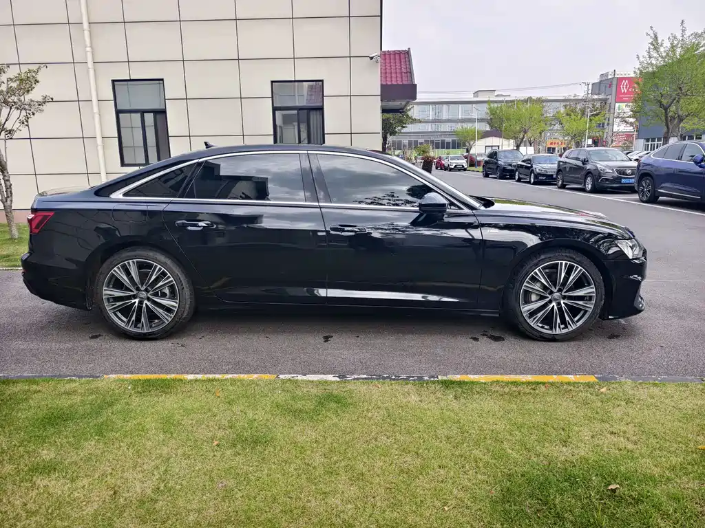Audi A6L 2022