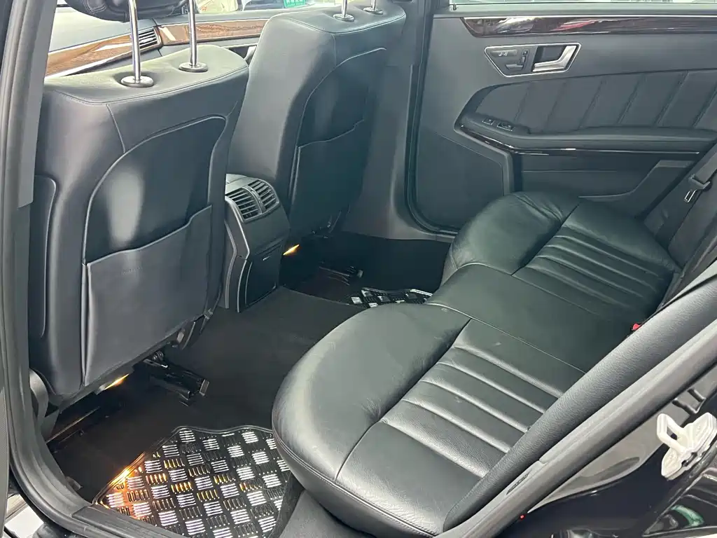 Mercedes-Benz E-Class 2013 — фото 17