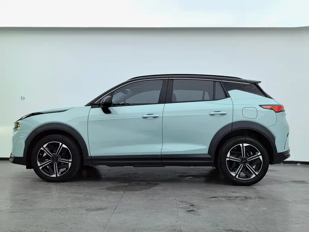 Lynk & Co 06 EM-P 2024 — фото 8