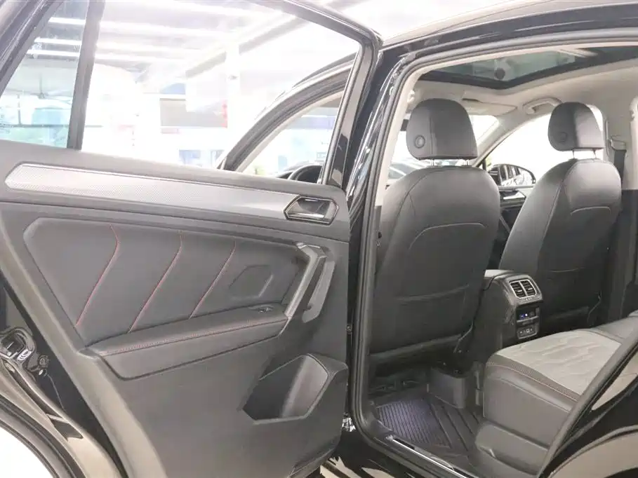 Volkswagen Tiguan X 2021 — фото 14