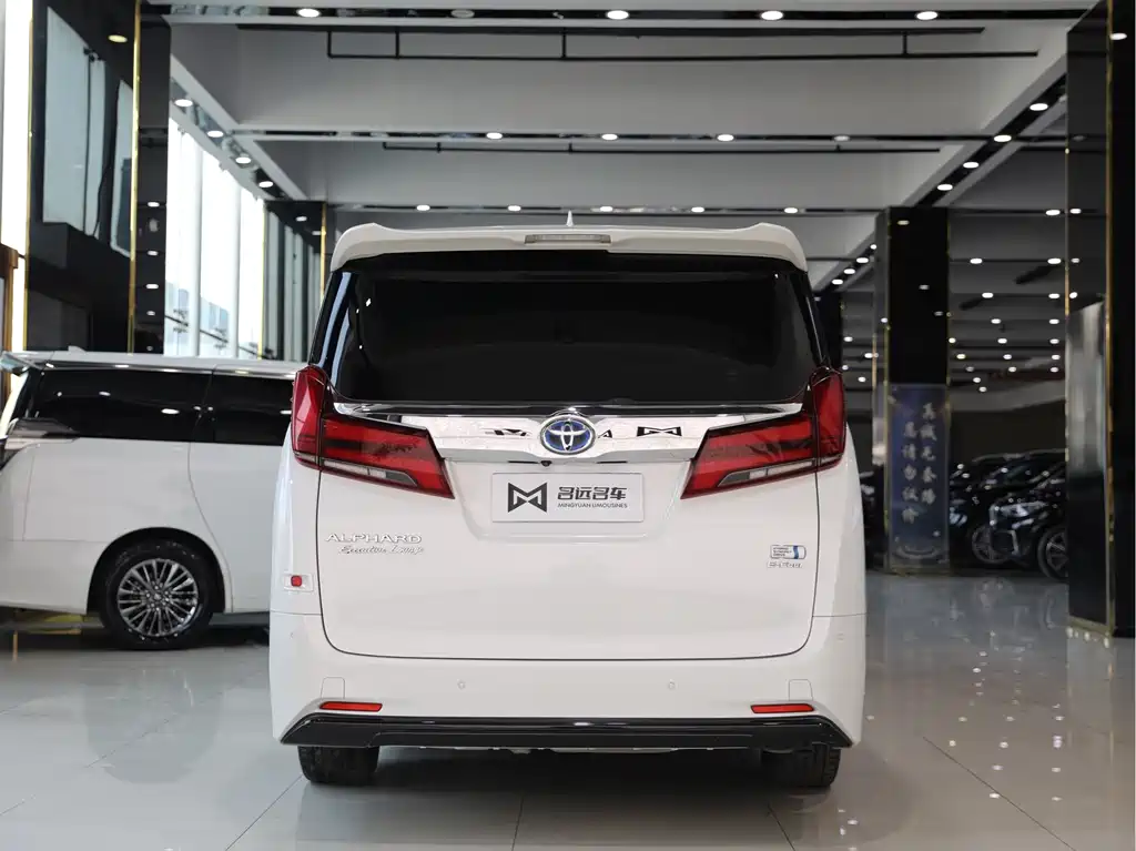 Toyota Alphard 2022 — фото 20