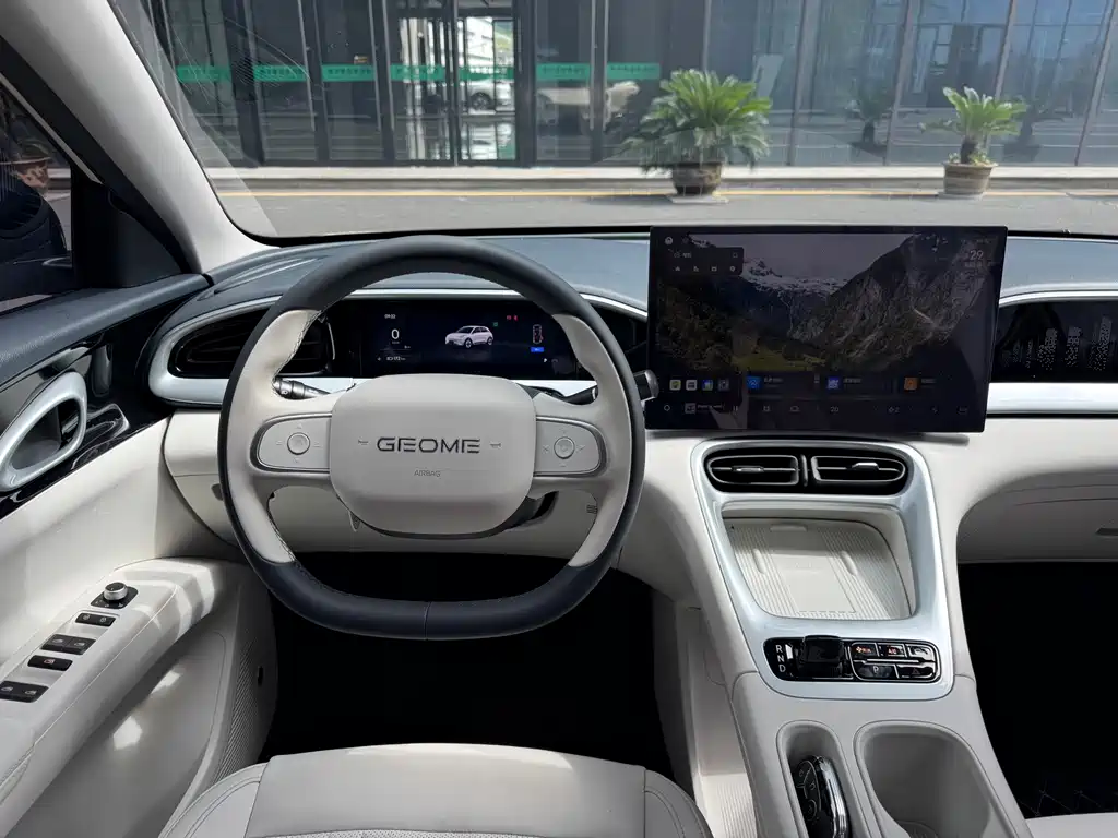 Geely Galaxy Starwish 2025 — фото 10