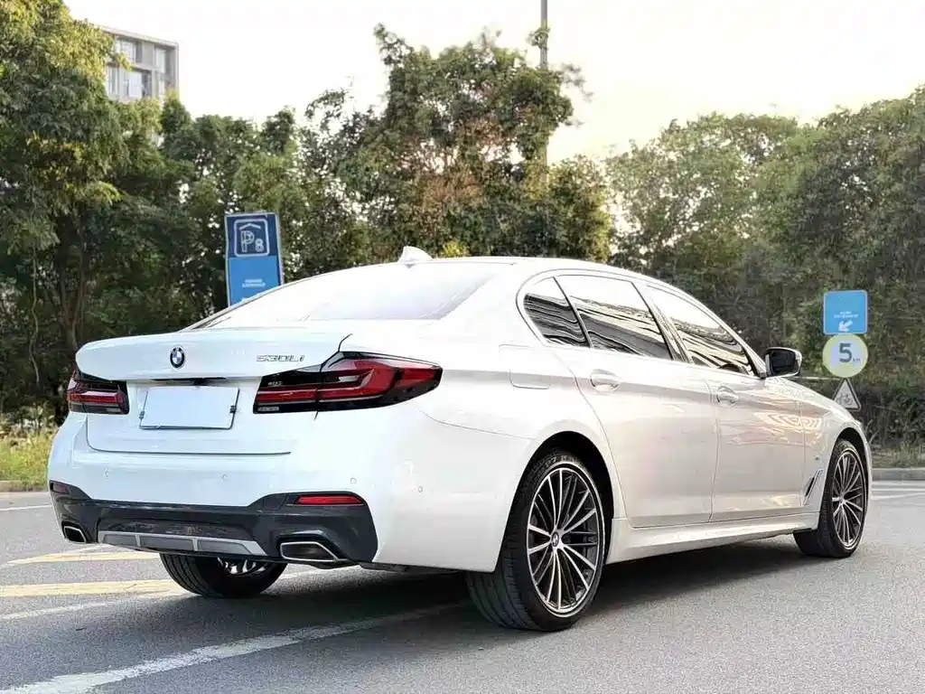 BMW 5 Series 2020 — фото 5