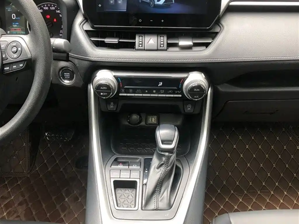 Toyota Wildlander 2024 — фото 11