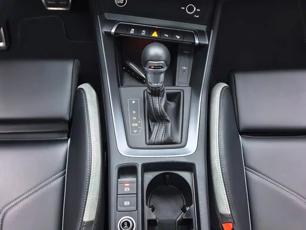 Audi Q3 2024 — фото 15