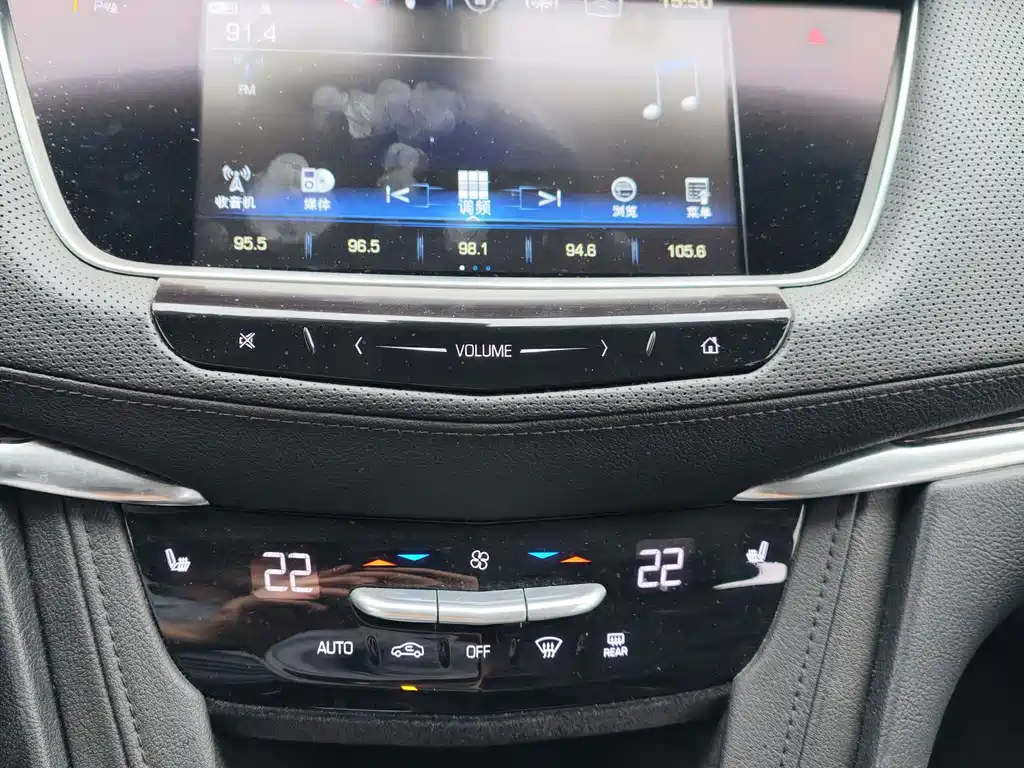 Cadillac XT5 2018 — фото 11