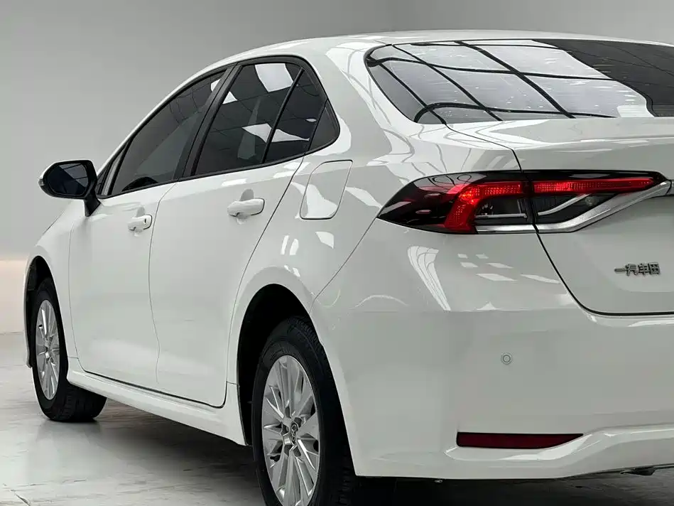 Toyota Corolla 2022 — фото 10