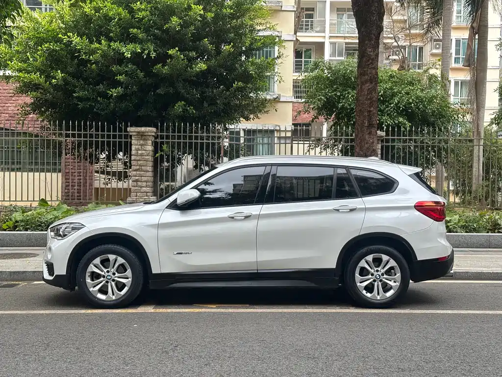 BMW X1 2017 — фото 14