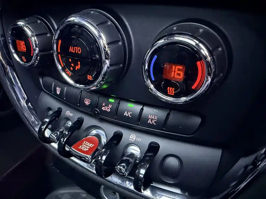 MINI Clubman 2017 — фото 16