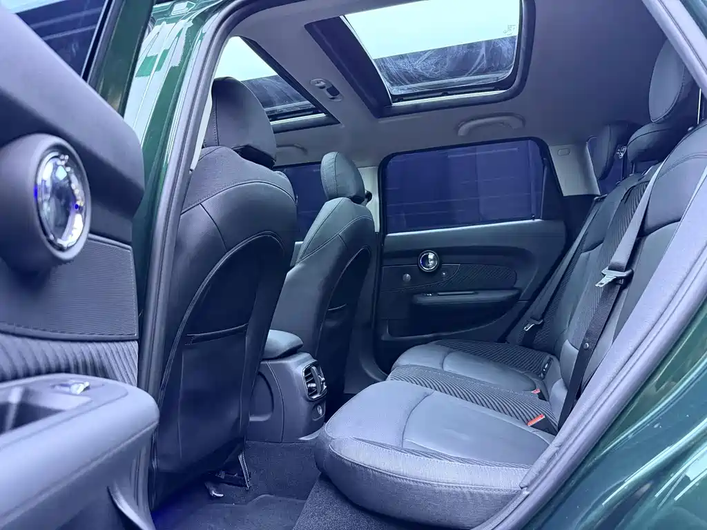 MINI Clubman 2017 — фото 17