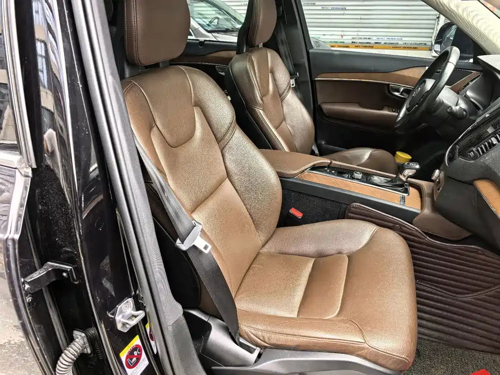 Volvo XC90 2020 — фото 15