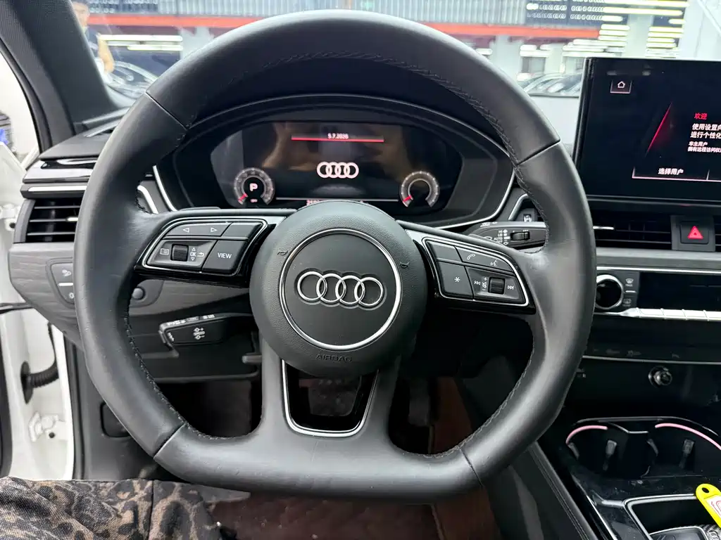 Audi A4L 2023 — фото 12