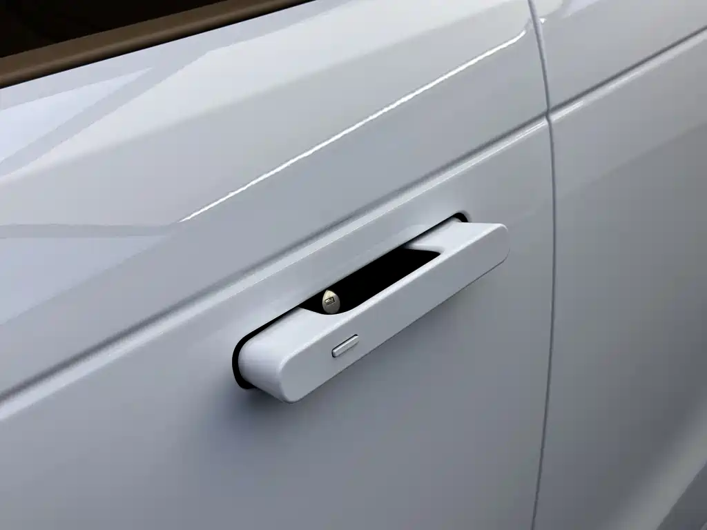Land Rover Sport 2023 — фото 23