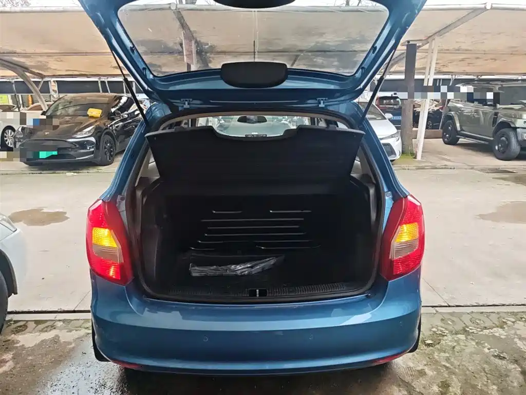 Skoda Fabia 2014 — фото 19