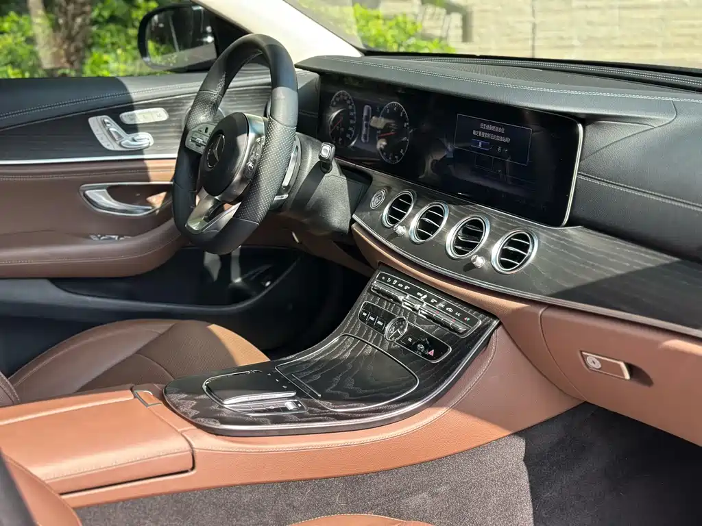Mercedes-Benz E-Class 2020 — фото 29