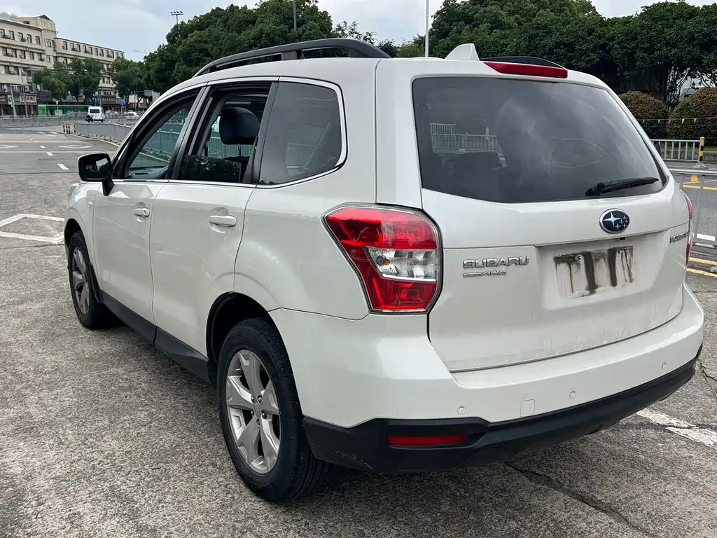 Subaru Forester 2014 — фото 10