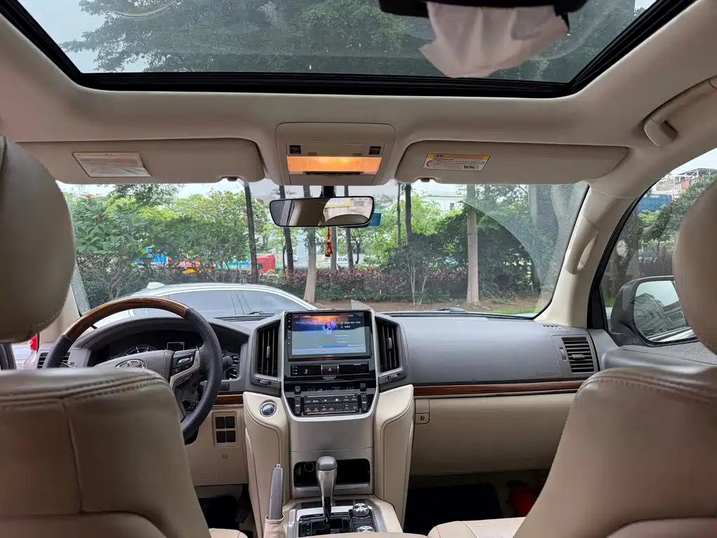 Toyota Land Cruiser 2018 — фото 20