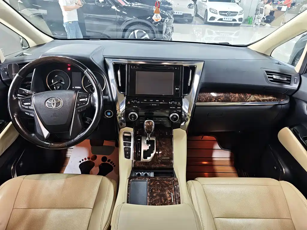 Toyota Alphard 2019 — фото 8
