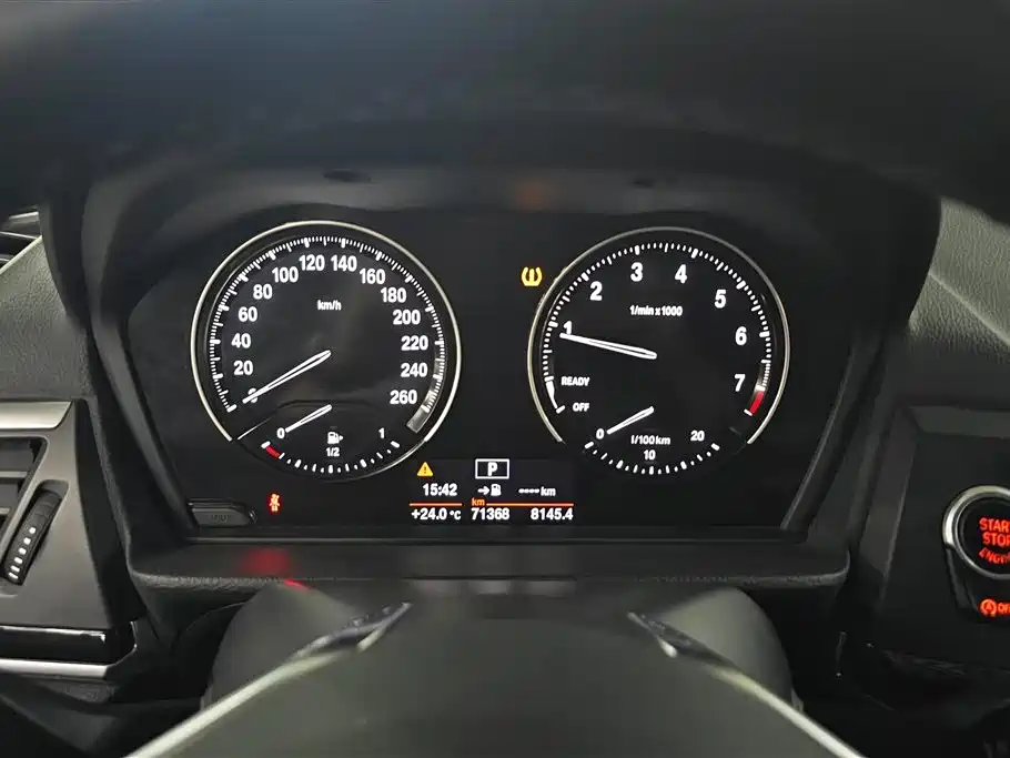 BMW 1 Series 2017 — фото 14