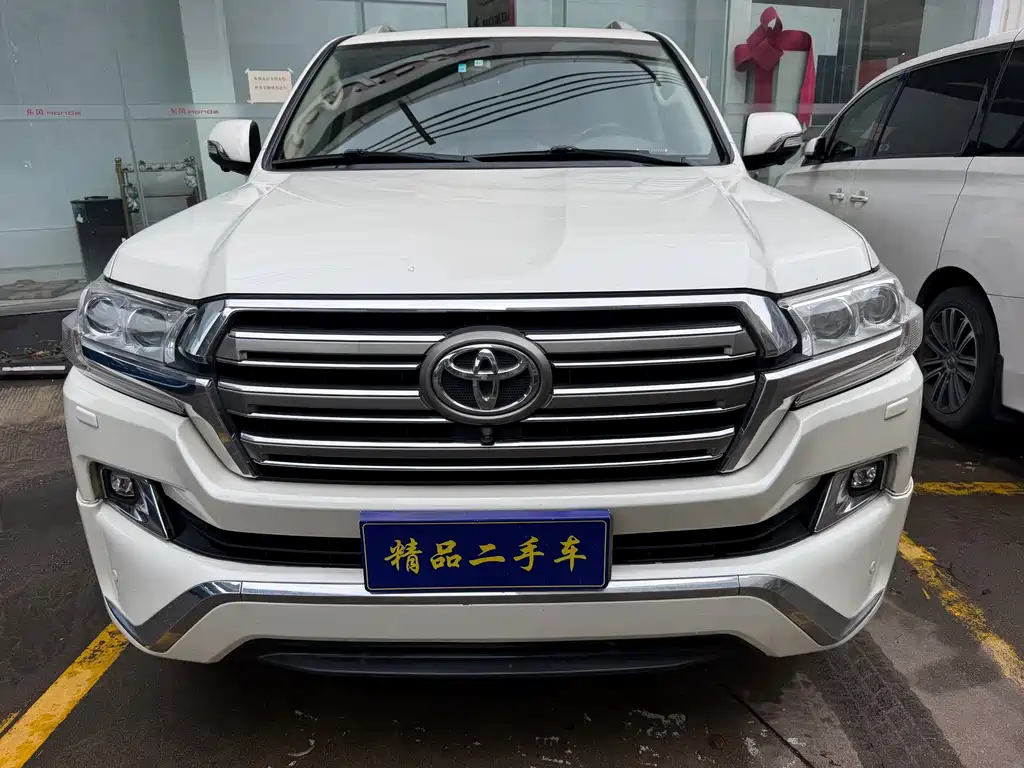 Toyota Land Cruiser 2018 — фото 2