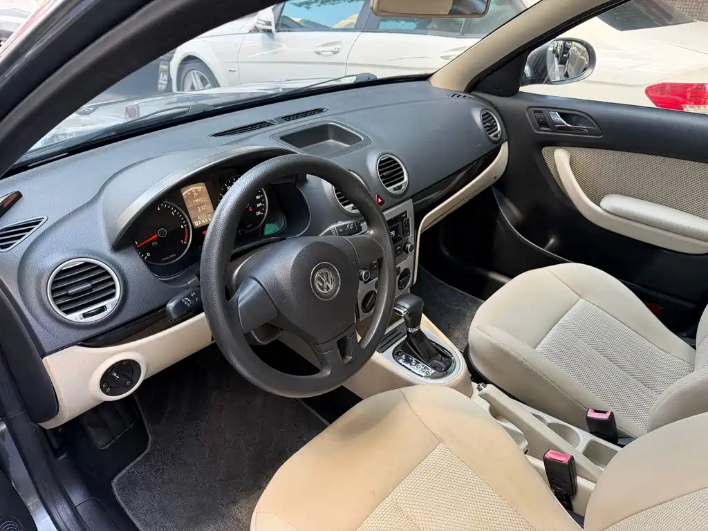Volkswagen Lavida 2012