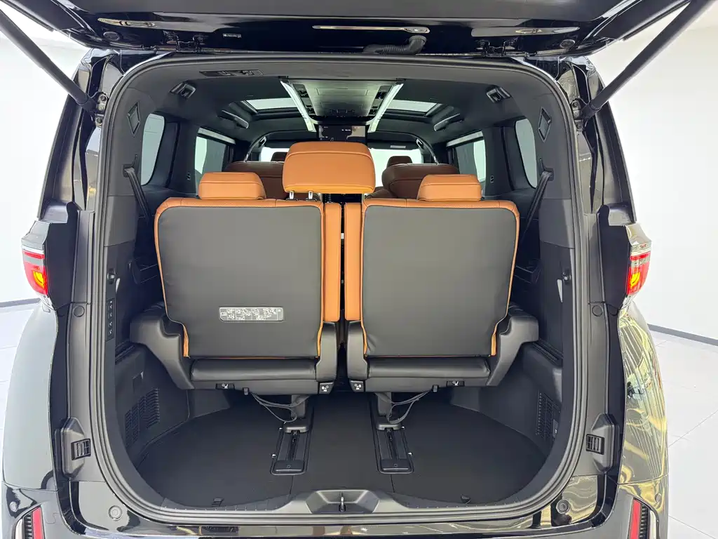 Toyota Vellfire 2024 — фото 11