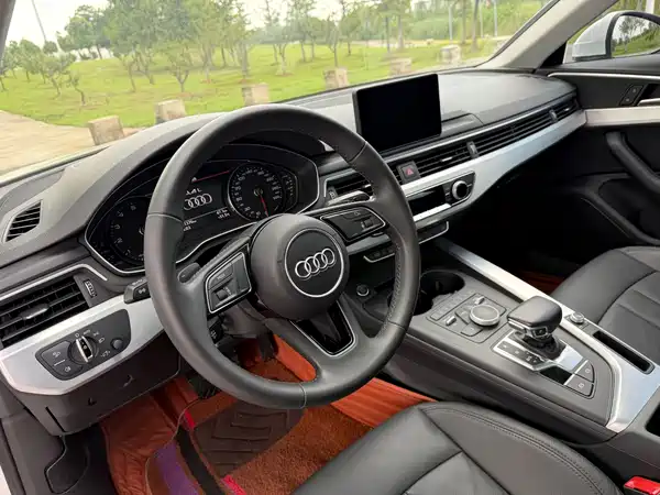 Audi A4L 2017