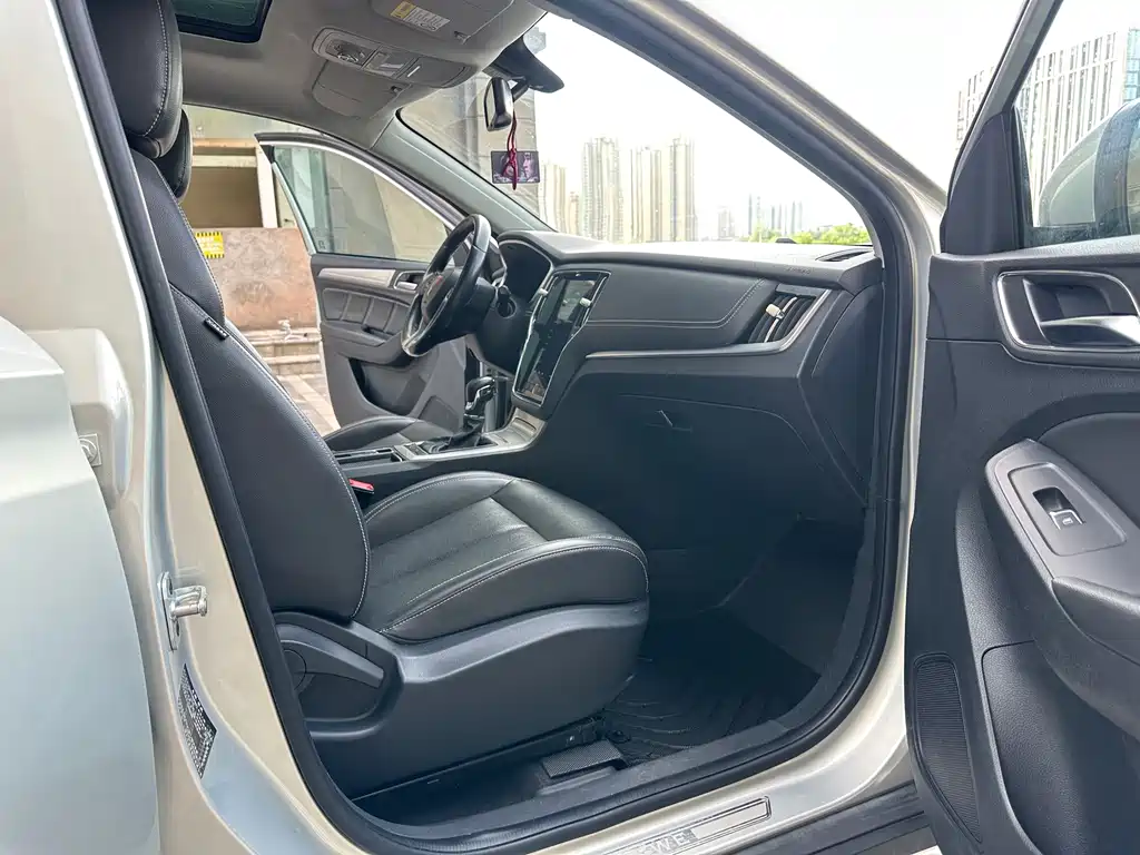Roewe RX5 New Energy 2019 — фото 11