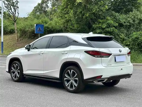 Lexus RX 2022