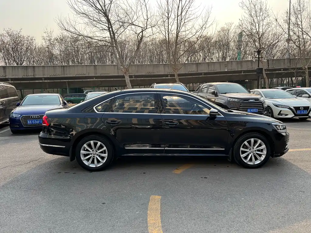 Volkswagen Passat 2018 — фото 4