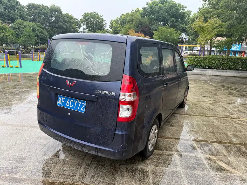 Wuling Hongguang 2014 — фото 12