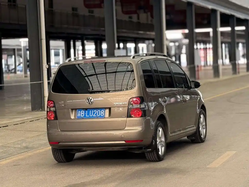 Volkswagen Touran 2015 — фото 12