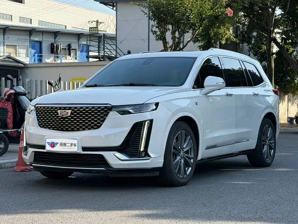 Cadillac XT6 2021 — фото 1