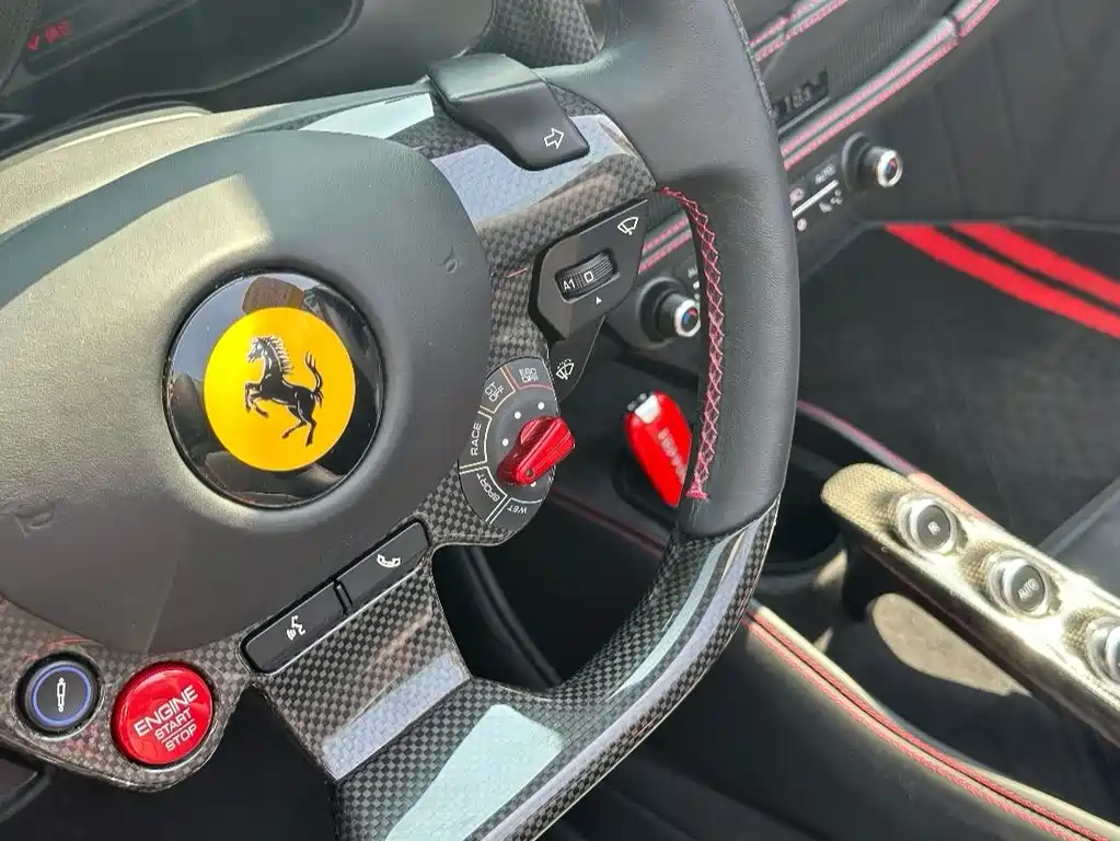 Ferrari F8 2023 — фото 10