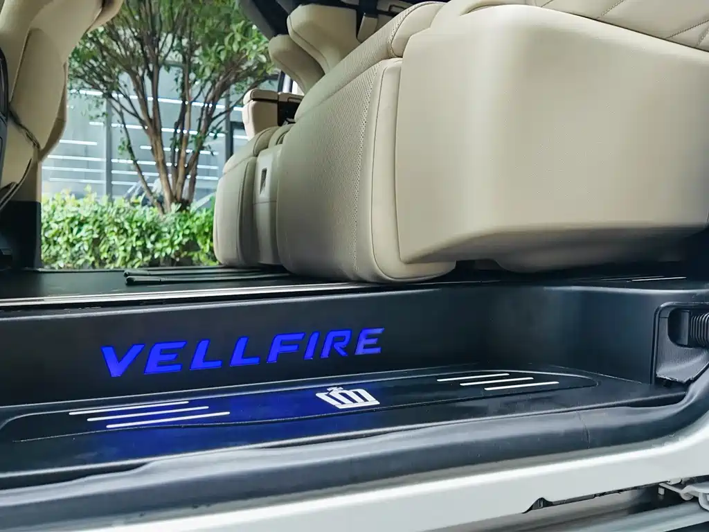Toyota Vellfire 2025 — фото 13