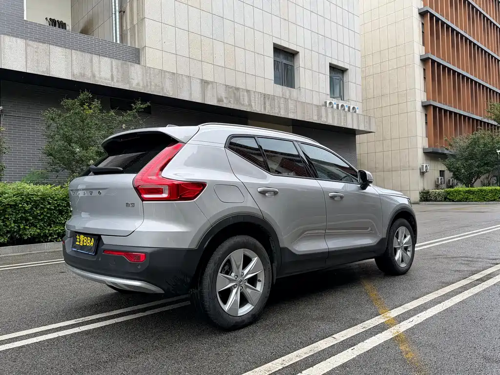 Volvo XC40 2022 — фото 21