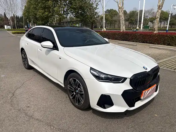 BMW 5 Series 2025