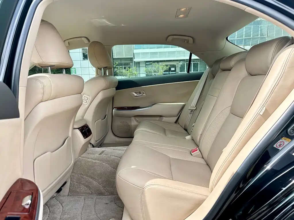 Toyota Crown 2015 — фото 11