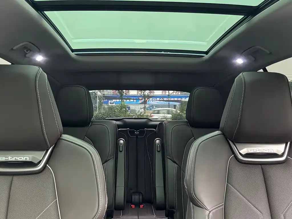 Audi Q5 e-tron 2023 — фото 33