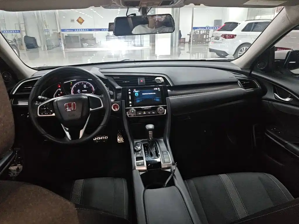 Honda Civic 2020 — фото 10