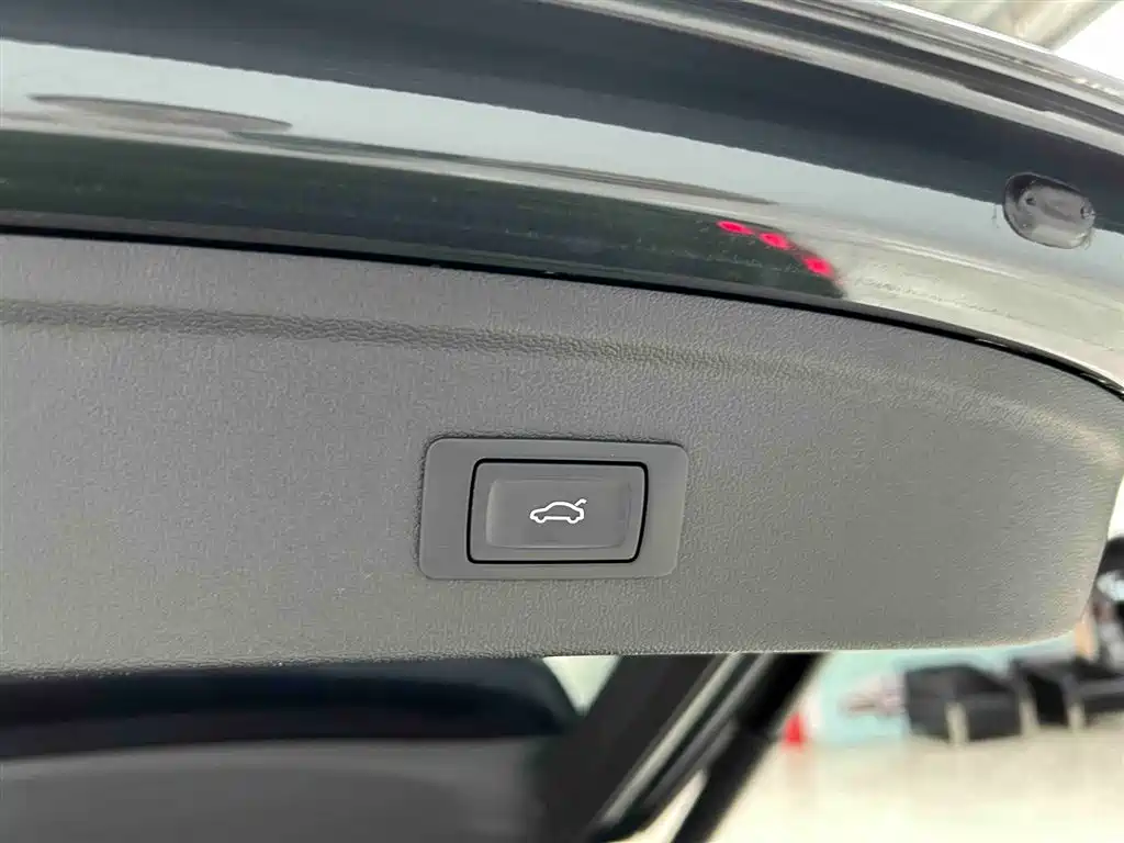 Audi A3 2023 — фото 17