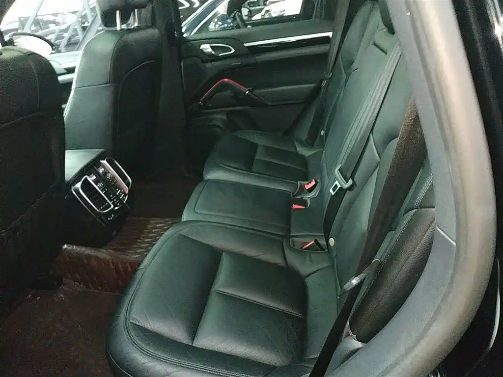 Porsche Cayenne 2018 — фото 13
