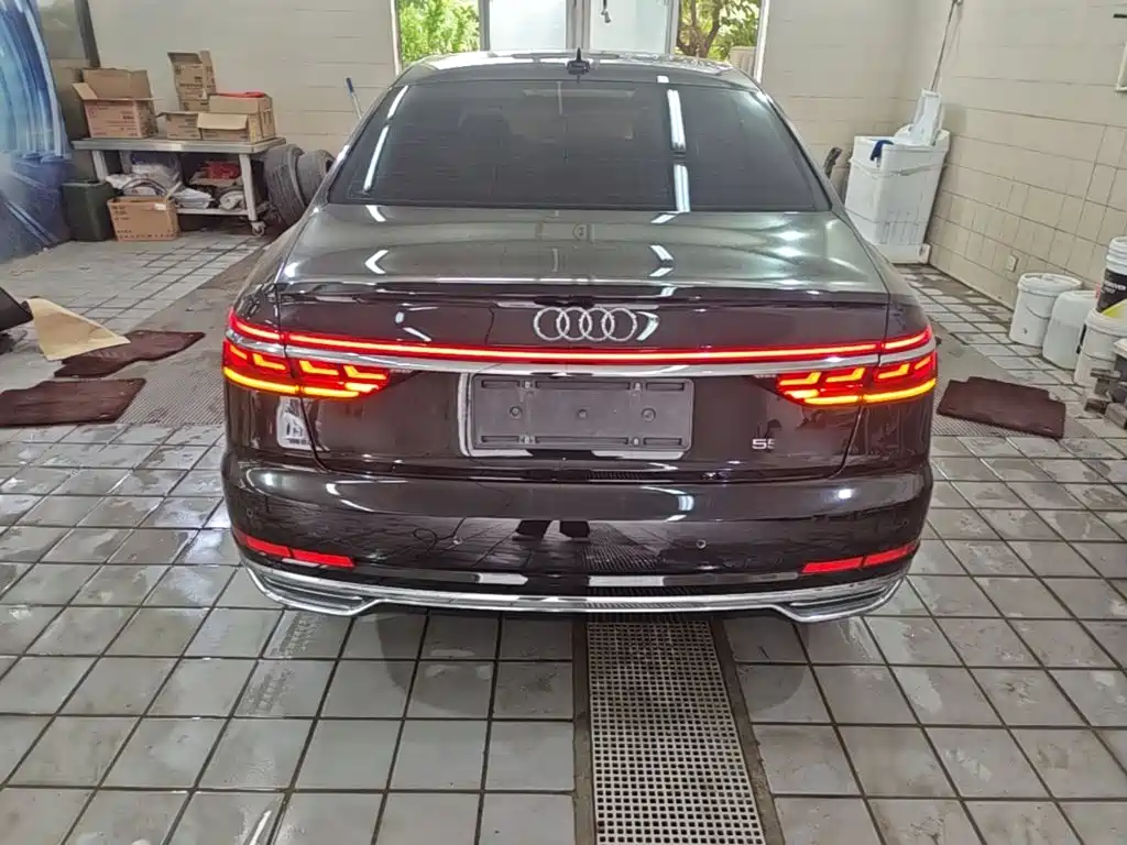 Audi A8 2021