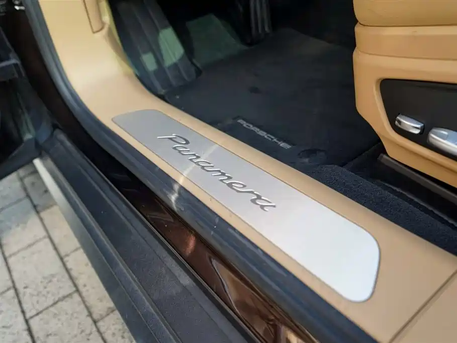 Porsche Panamera 2018 — фото 19