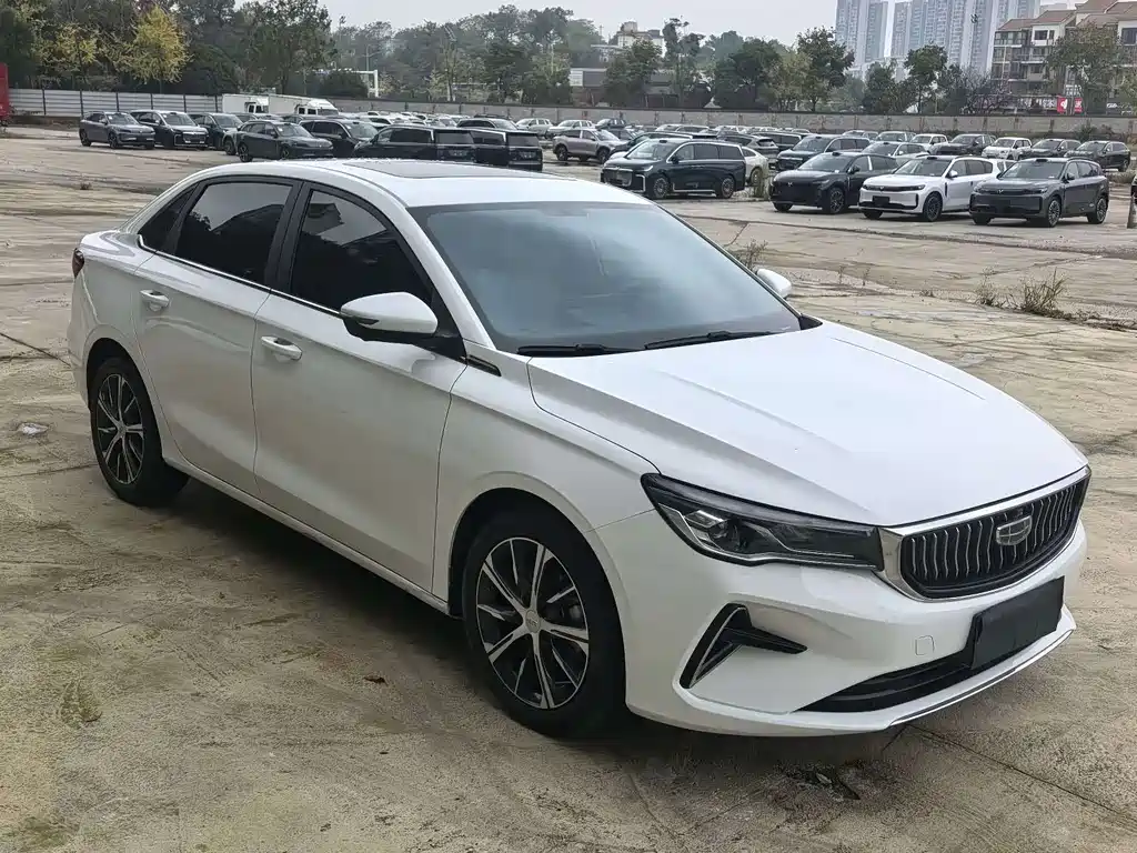 Geely Emgrand 2023