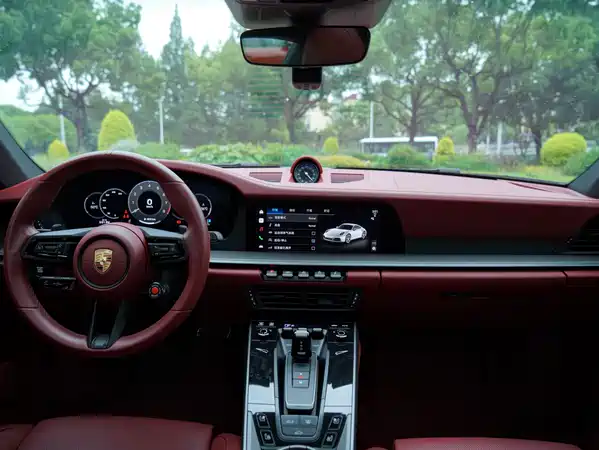 Porsche 911 2025